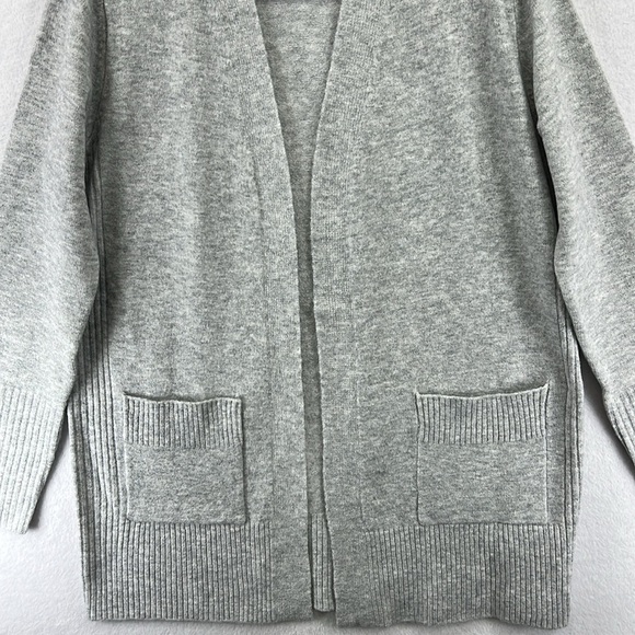 Love Ellie Stitch Fix Cardigan Sweater Size M Gray Open Front Rib Detail NWOT - Picture 4 of 12